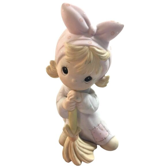 Precious Moments Enesco ISN'T HE PRECIOUS? 1984 Dove Mark #E-5379 No Box - Picture 1 of 6